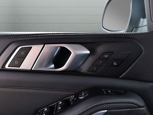 Used 2024 BMW X5 xDrive40i image 36