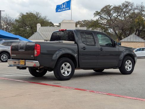 Used 2010 Nissan Frontier SE image 4