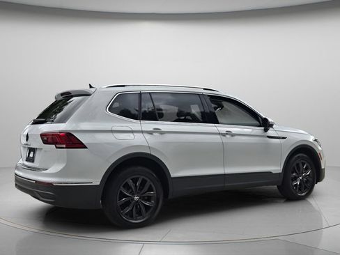 Used 2024 Volkswagen Tiguan SE FWD image 7
