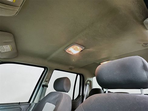 Used 2004 Ford Explorer Sport Trac image 11