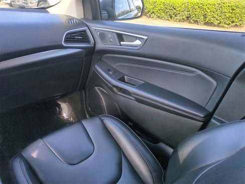 Used 2022 Ford Edge Titanium image 19