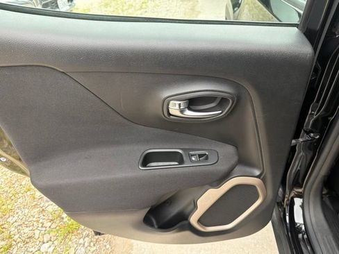 Used 2016 Jeep Renegade Sport w/ Power & Air Group FWD image 13