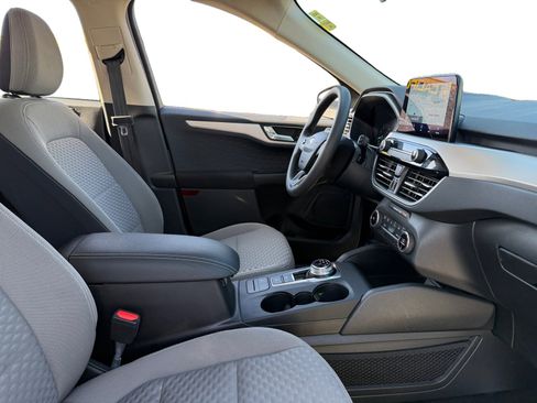Used 2020 Ford Escape SE image 14