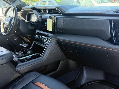 Used 2024 GMC Sierra 1500 AT4 w/ Technology Package image 26