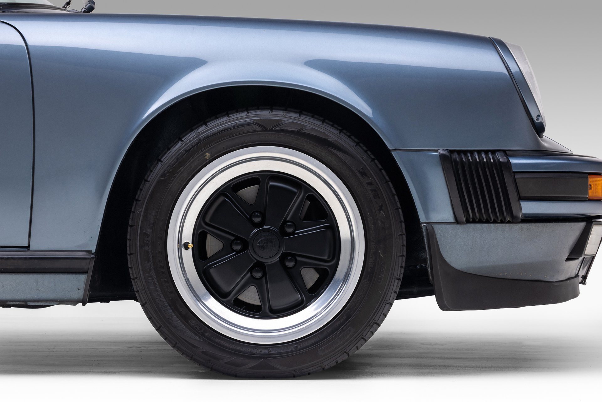 Used 1987 Porsche 911 Carrera RWD image 36