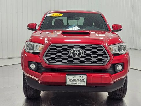 Used 2021 Toyota Tacoma TRD Sport AWD/4WD image 8