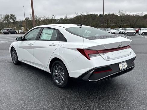 New 2026 Hyundai Elantra Blue image 5