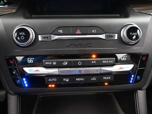 Used 2020 Ford Explorer Limited RWD image 14