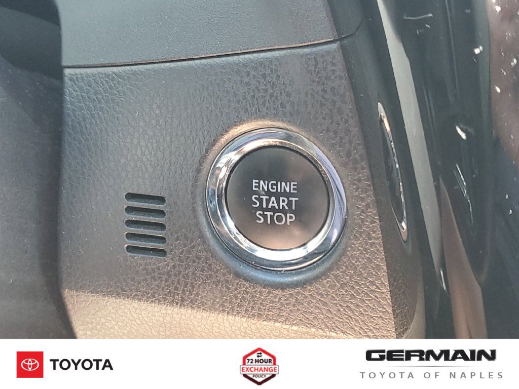Used 2017 Toyota Corolla SE w/ SE Premium Package FWD image 33