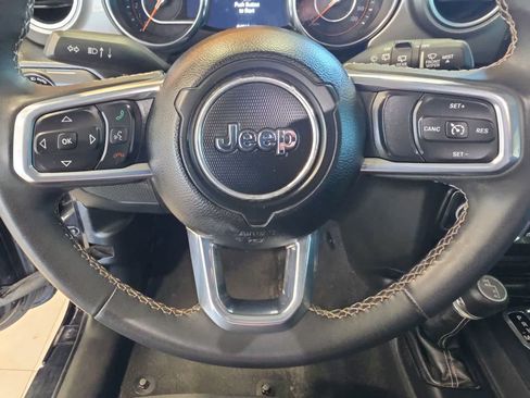 Used 2023 Jeep Wrangler Unlimited Sahara AWD/4WD image 18