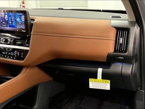 New 2026 Nissan Pathfinder Platinum image 38