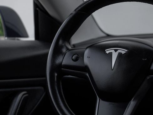 Used 2018 Tesla Model 3 Long Range image 16