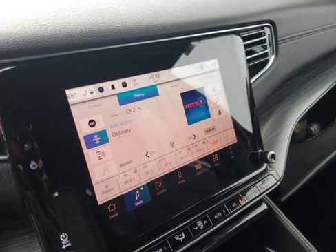 Certified 2024 Jeep Wagoneer Series II w/ Convenience Group I image 17