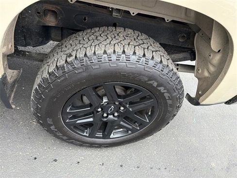 Used 2022 Chevrolet Silverado 1500 LT Trail Boss w/ Convenience Package II image 13