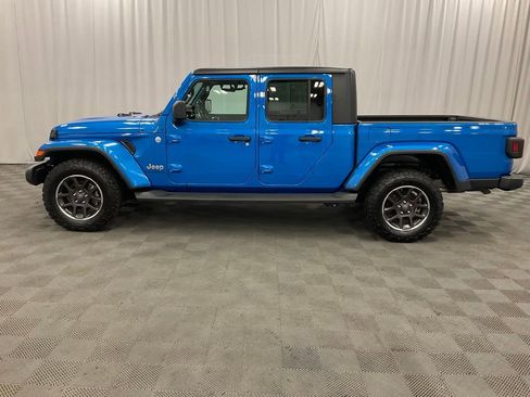 Used 2021 Jeep Gladiator Overland w/ Cold Weather Group image 12