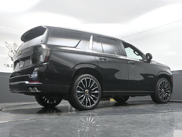 New 2026 Chevrolet Tahoe High Country AWD/4WD image 12