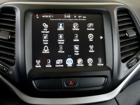 Used 2016 Jeep Cherokee Trailhawk w/ Cold Weather Group image 19