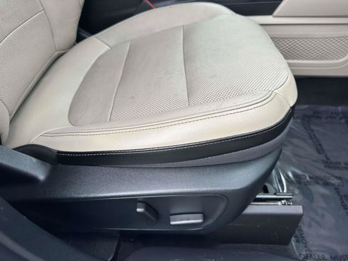 Used 2020 Ford Escape Titanium AWD/4WD image 28