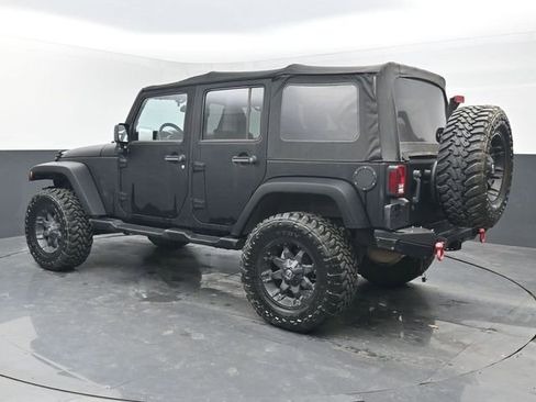 Used 2012 Jeep Wrangler Unlimited Sahara image 3