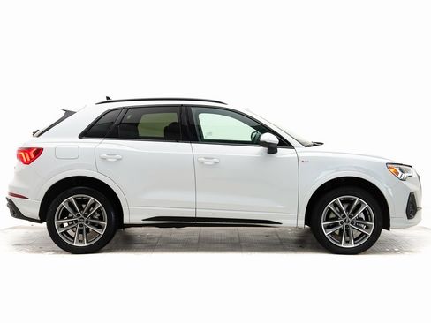 Certified 2025 Audi Q3 2.0T Premium image 2