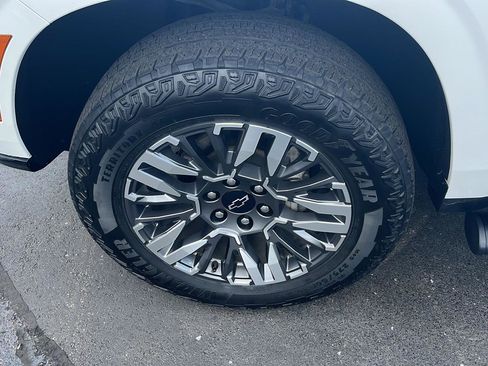 Used 2025 Chevrolet Tahoe Z71 image 36