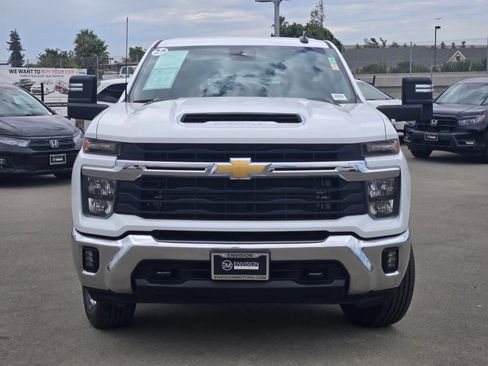 Used 2025 Chevrolet Silverado 2500 LT w/ Convenience Package AWD/4WD image 2