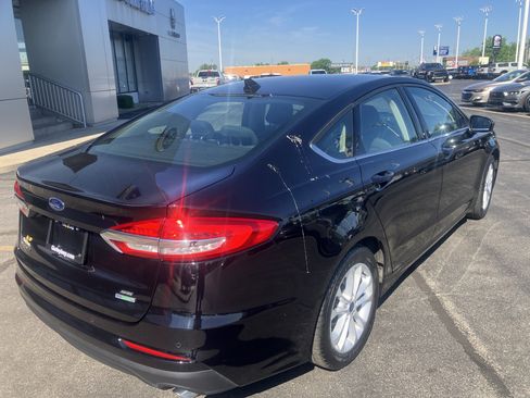 Used 2019 Ford Fusion SE FWD image 7