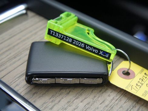 New 2026 Volvo XC60 B5 Plus w/ Protection Package Premier image 28