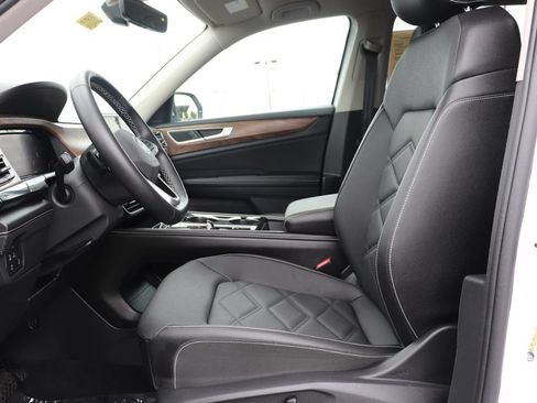 Used 2026 Volkswagen Atlas SE AWD/4WD image 12