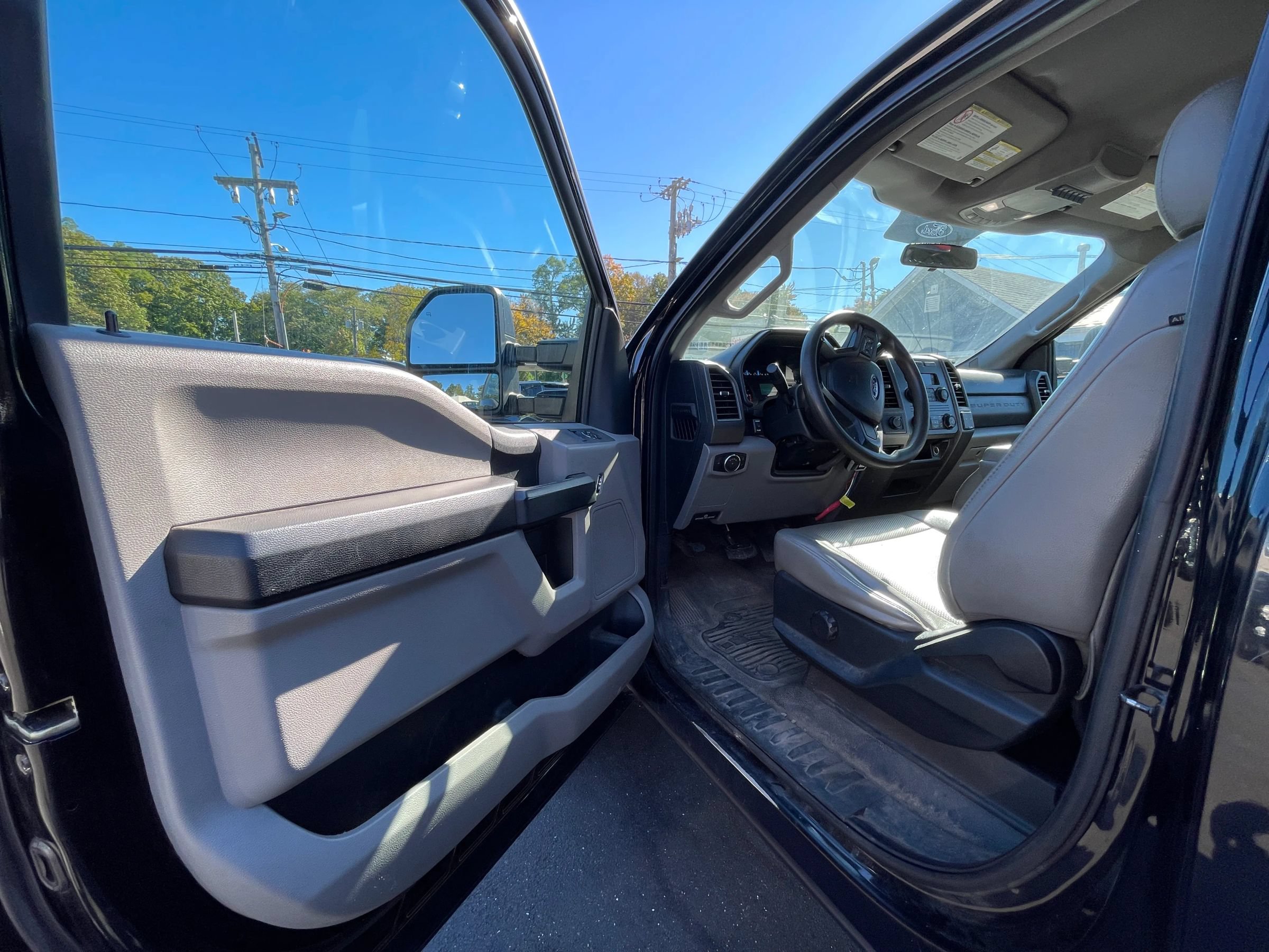 Used 2017 Ford F250 XL w/ Power Equipment Group AWD/4WD image 10
