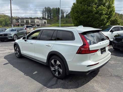 Used 2020 Volvo V60 T5 Cross Country w/ Protection Package Premier AWD/4WD image 8