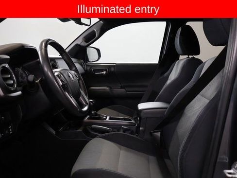 Used 2022 Toyota Tacoma TRD Off-Road image 15