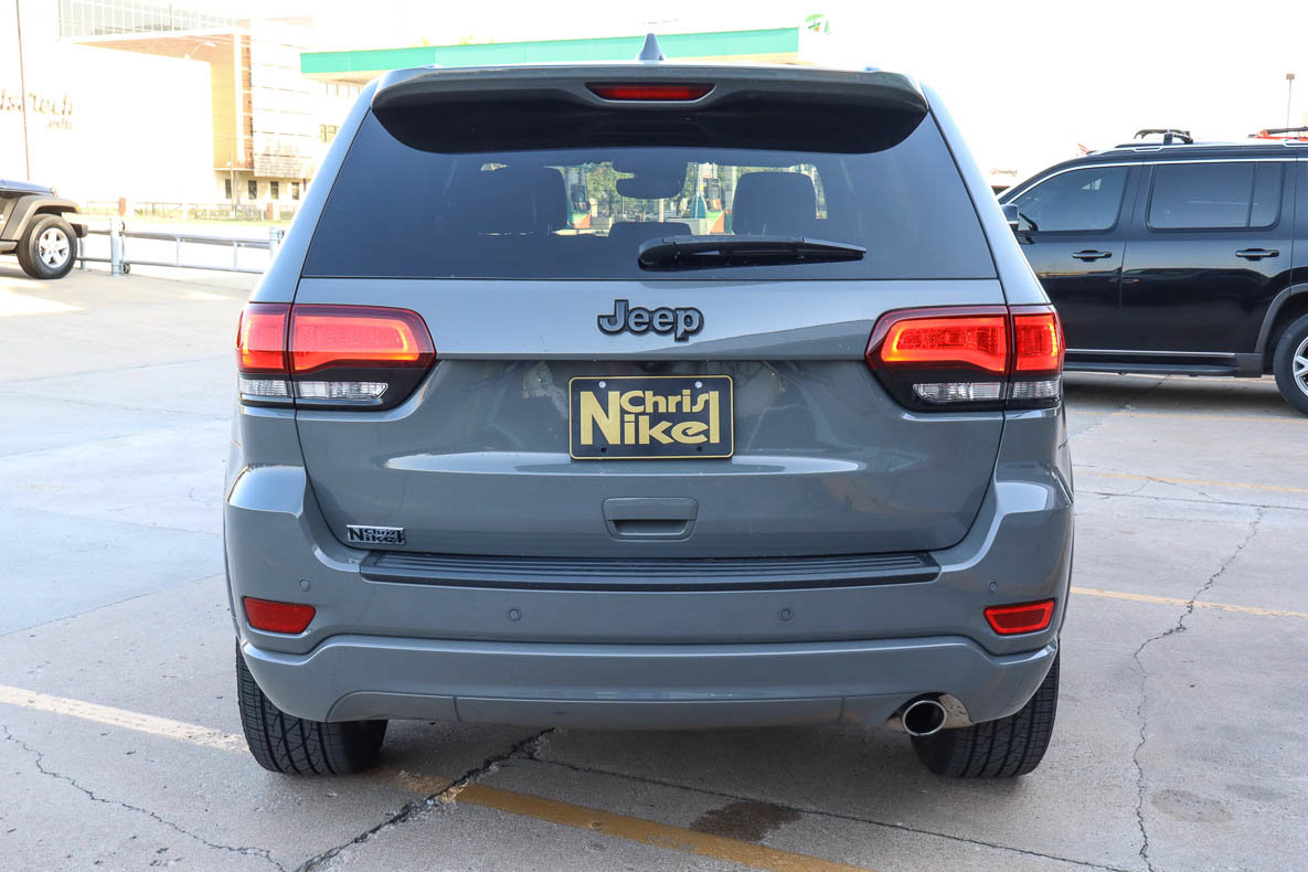 Used 2022 Jeep Grand Cherokee Laredo X RWD image 13