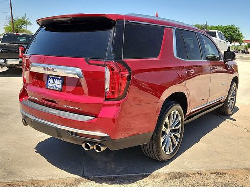 Used 2021 GMC Yukon Denali w/ Denali Premium Package AWD/4WD image 3