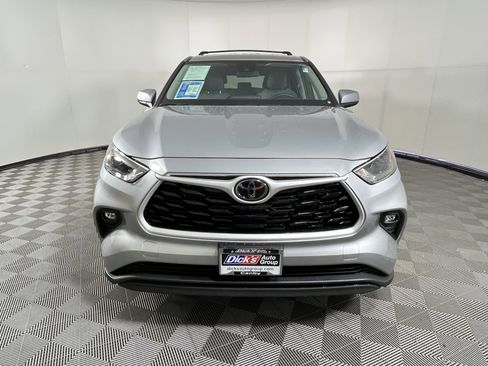 Used 2024 Toyota Highlander LE image 9