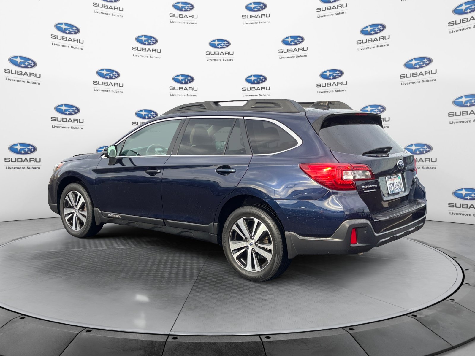 Used 2018 Subaru Outback 3.6R Limited AWD/4WD image 5