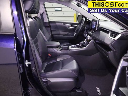 Used 2022 Toyota RAV4 XLE Premium AWD/4WD image 29