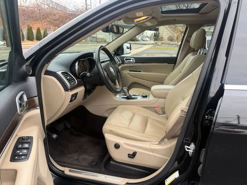 Used 2018 Jeep Grand Cherokee Limited w/ Trailer Tow Group IV image 24