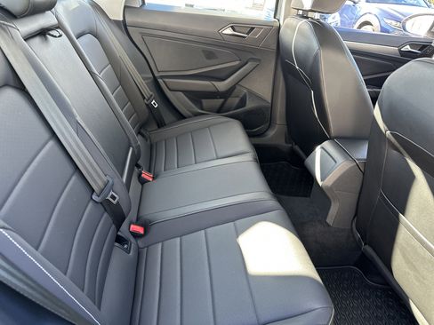 Used 2023 Volkswagen Jetta SE image 13