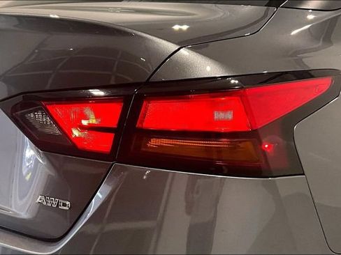 Used 2022 Nissan Altima 2.5 AWD/4WD image 29