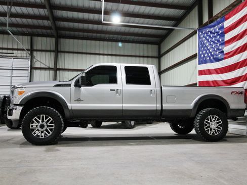Used 2016 Ford F250 Lariat AWD/4WD image 5