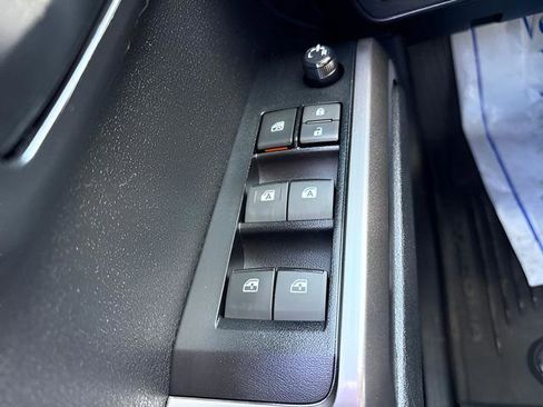 Used 2023 Toyota Tacoma SR5 AWD/4WD image 11