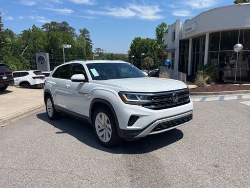 Used 2023 Volkswagen Atlas Cross Sport SE w/ Panoramic Sunroof Package FWD image 1