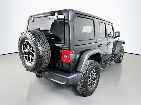 Used 2025 Jeep Wrangler Unlimited Rubicon w/ Convenience Group image 5
