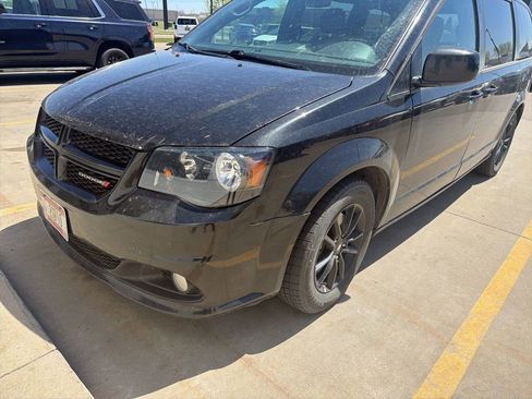 Used 2019 Dodge Grand Caravan GT FWD image 2