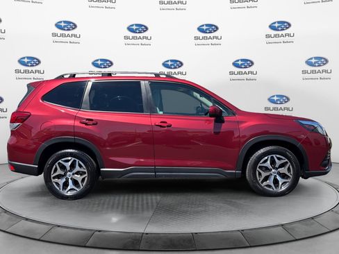 Used 2022 Subaru Forester Premium AWD/4WD image 6