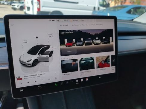 Used 2024 Tesla Model Y Long Range image 12