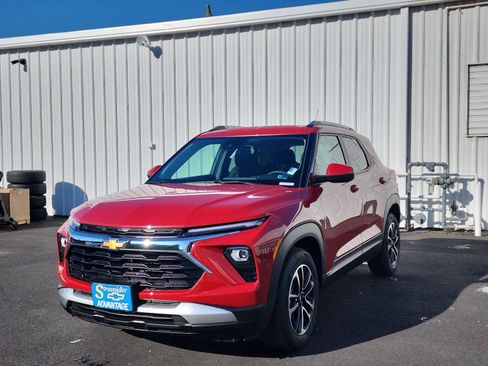New 2026 Chevrolet TrailBlazer LT FWD image 1