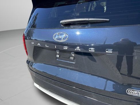 Used 2022 Hyundai Palisade Limited image 14