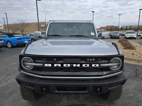 Used 2024 Ford Bronco Outer Banks image 8